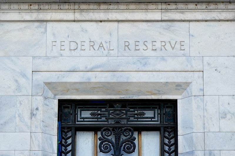 Ibovespa abre dia em alta com discursos em Jackson Hole; dólar sobe