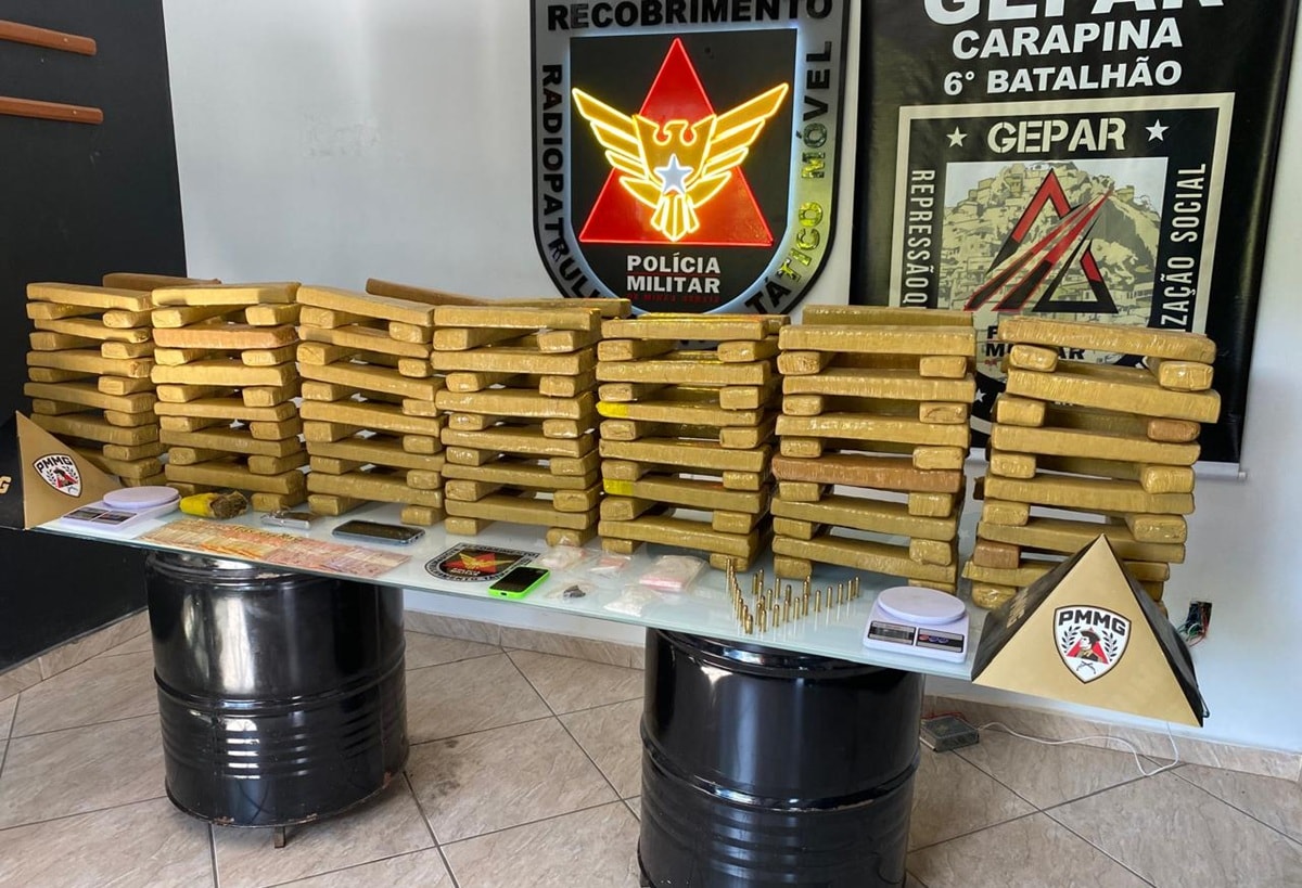 MG: homem é preso após apreensão de 167 barras de maconha