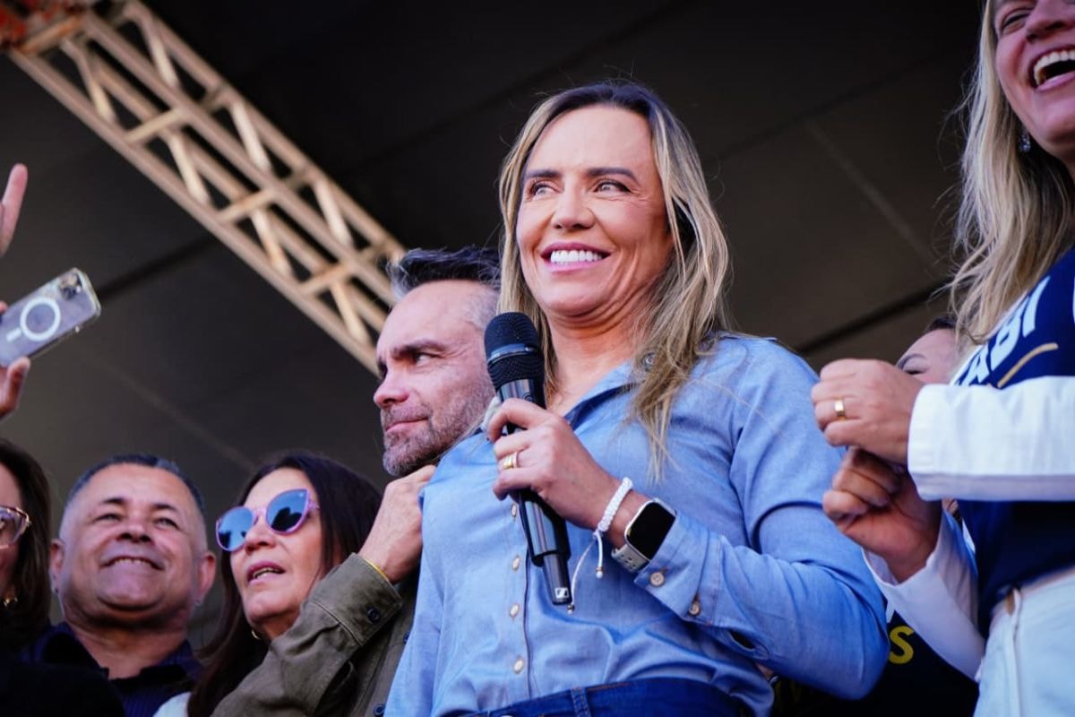 Celina sobre liderança em pesquisa eleitoral: "Recebo com humildade"