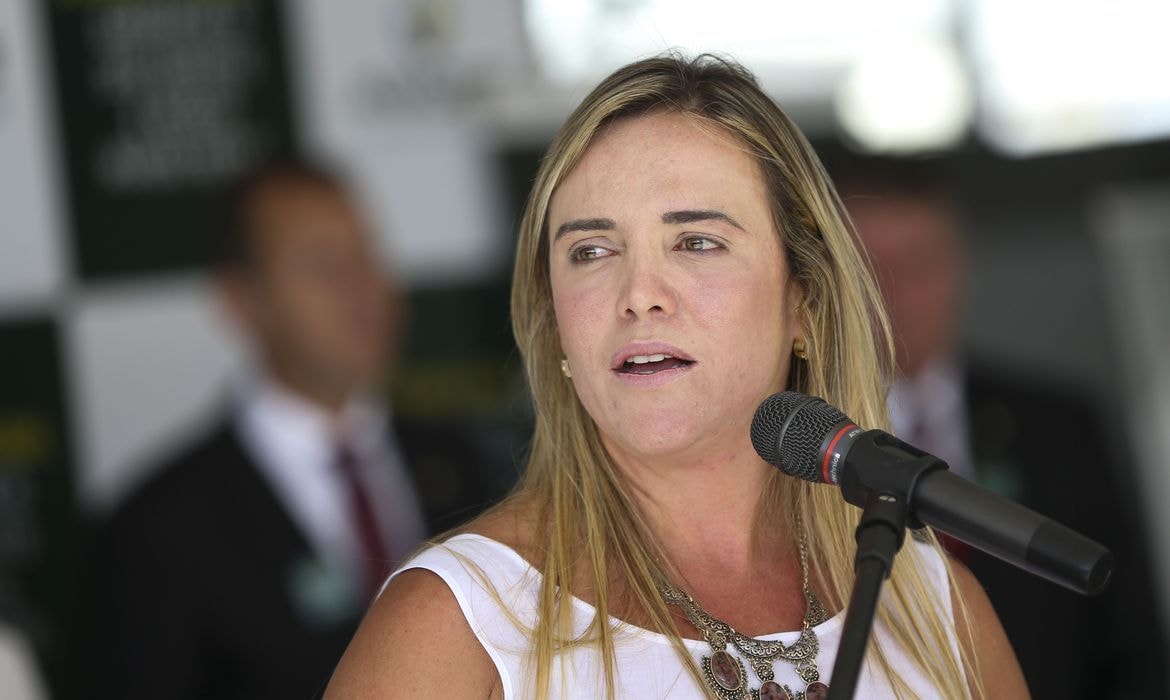 À CNN, Celina diz: “Se fosse do PT, já teria falado com Lula sobre o BRB”