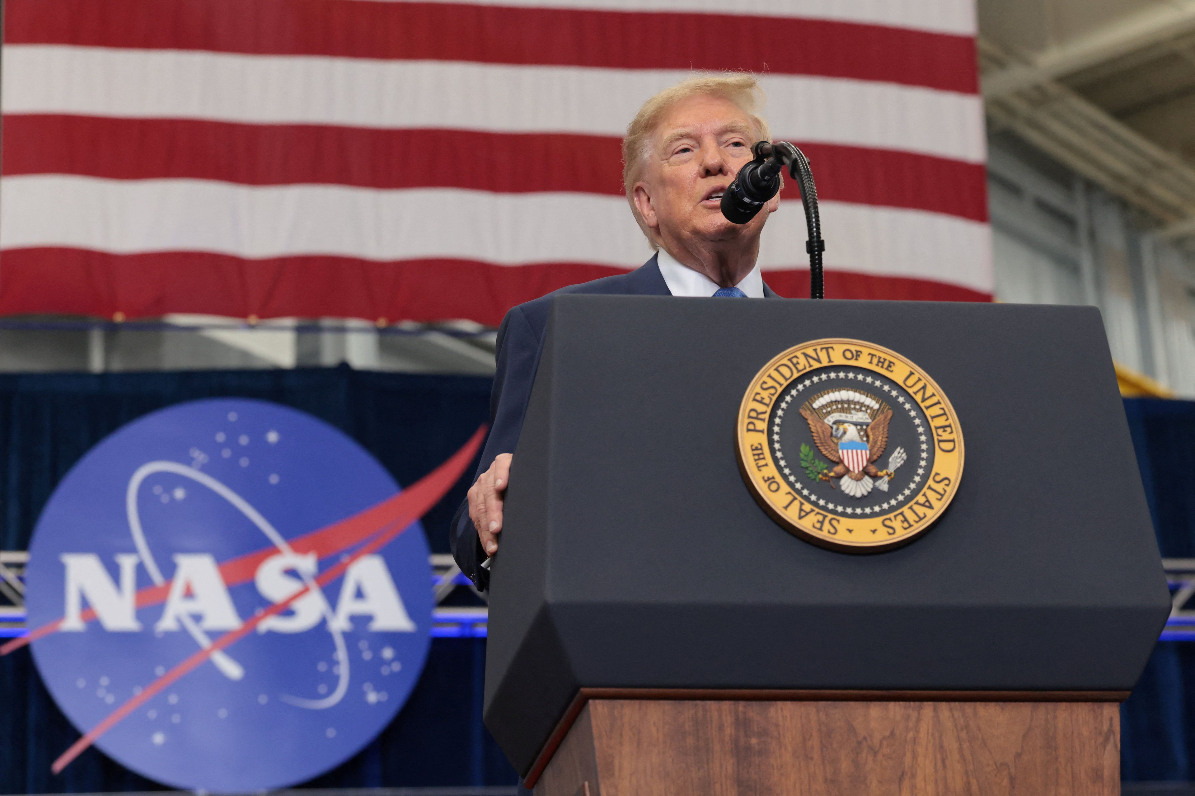 Trump promete US$100 milhões a fábrica em Kentucky se republicanos vencerem