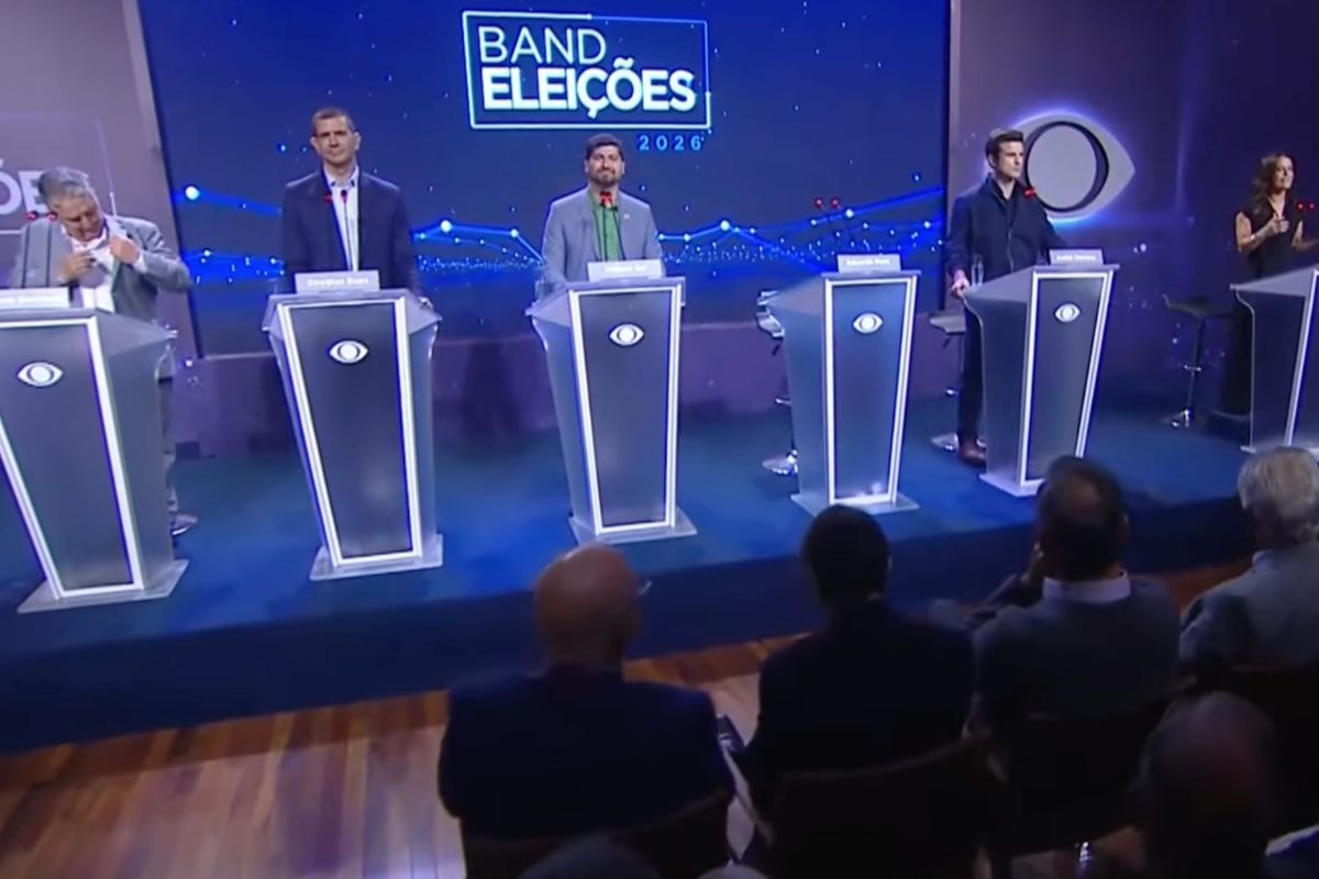 Ausente, Paes vira alvo de debate; Ruas cita “confiança” de Bolsonaro