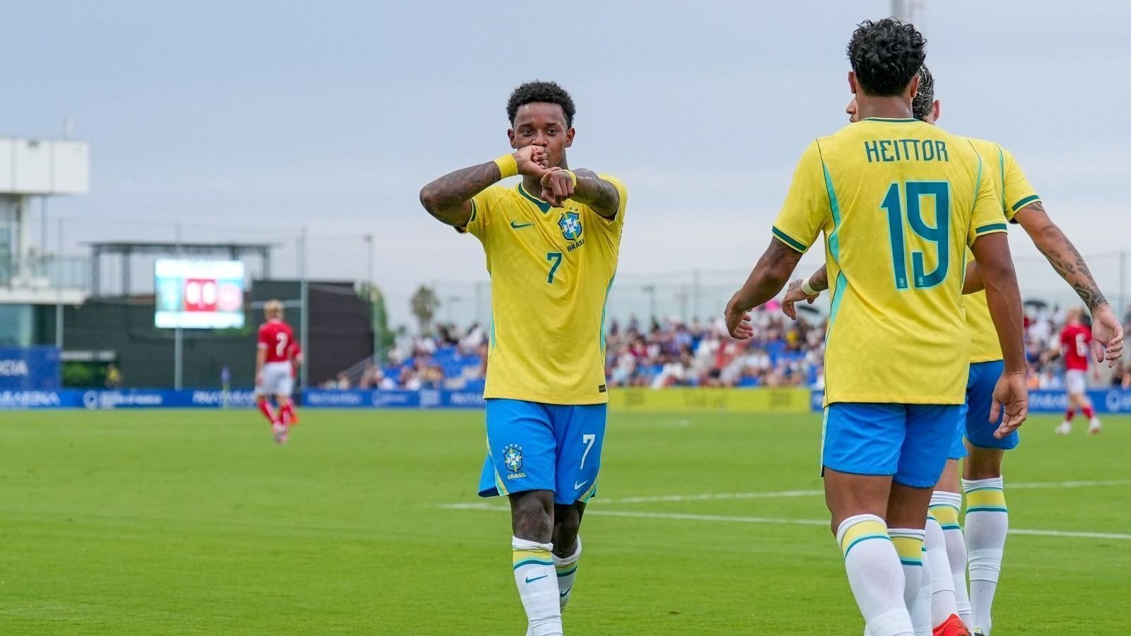 Análise: Seleção Brasileira ganha alternativas ao deixar o 4-2-4 de lado