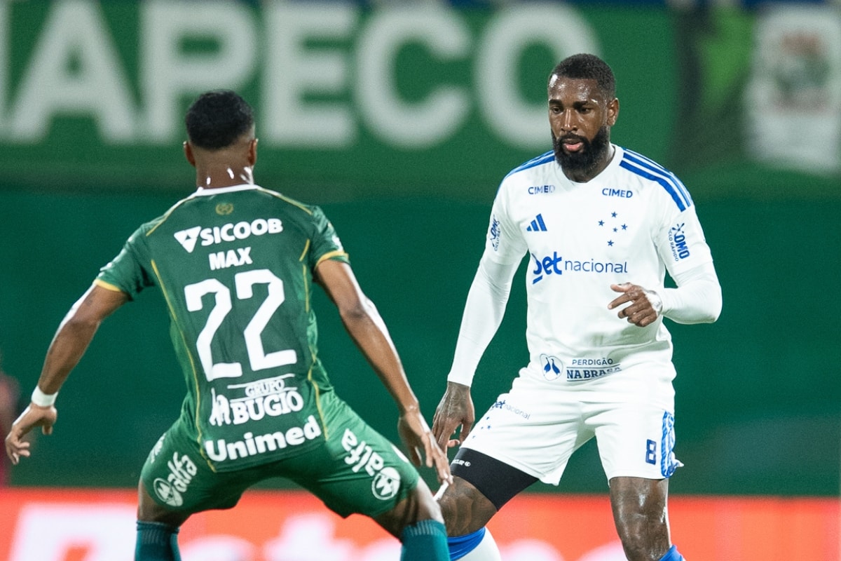 Sem gols, Chapecoense e Cruzeiro empatam nas oitavas da Copa do Brasil