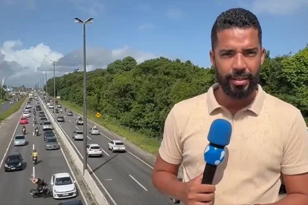 Repórter flagra momento em que motoqueiro é arremessado em acidente