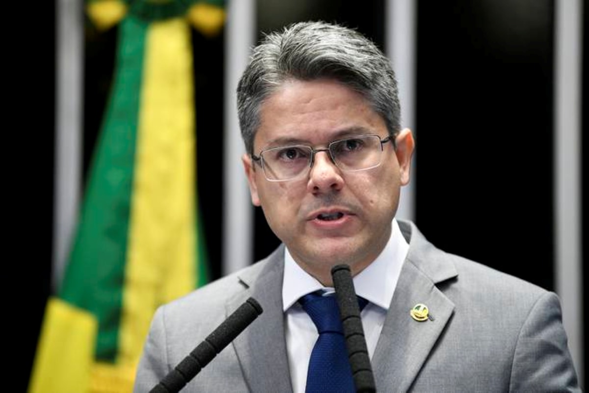 "Decepção", diz Alessandro Vieira sobre rejeição do STF para CPI do Master