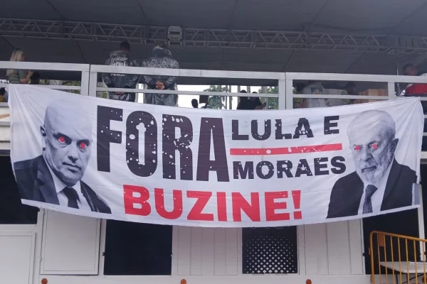 Ato em BH tem pedido de prisão de Lula e Moraes: "A Justiça é uma vergonha"