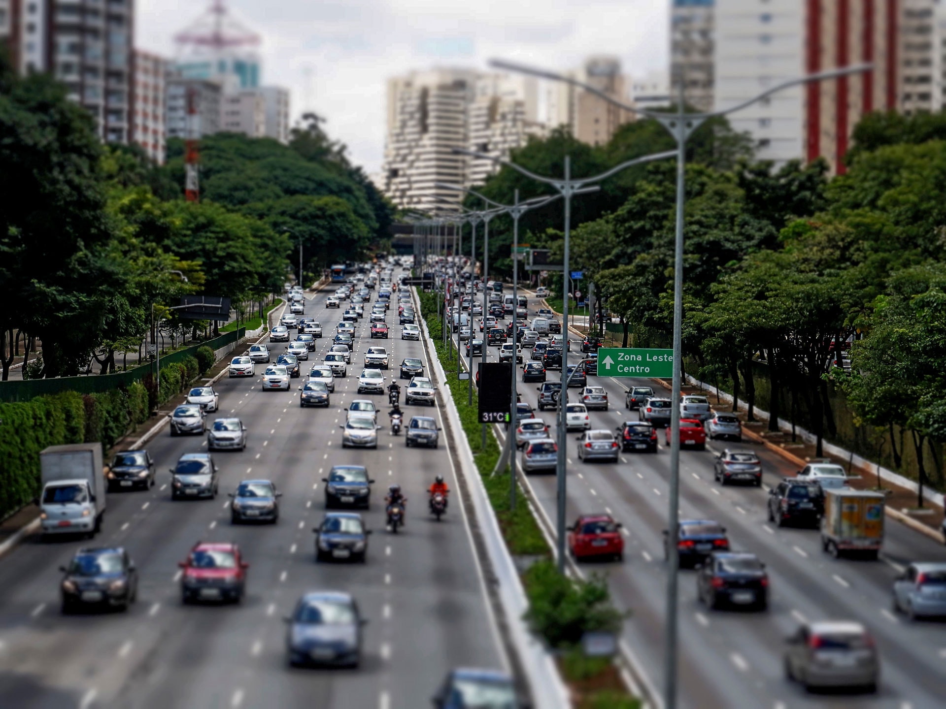 Localiza e mais: como ações são afetadas com programa do governo para Uber e taxistas