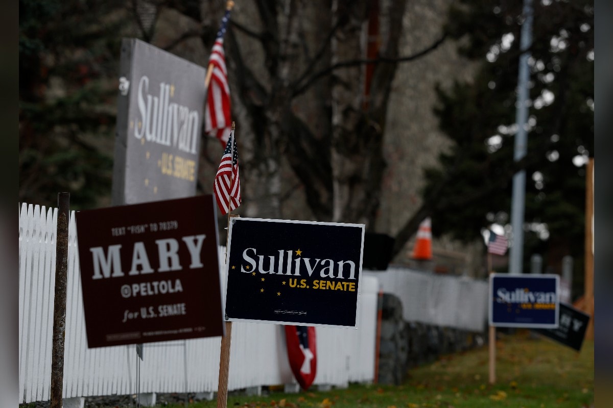 Midterms: caso de nomes iguais no Alasca faz Trump mobilizar o FBI