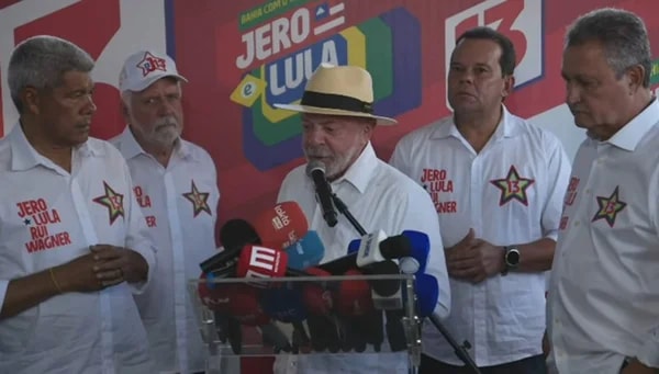 Lula vai às ruas em Salvador para reforçar campanha de Jerônimo
