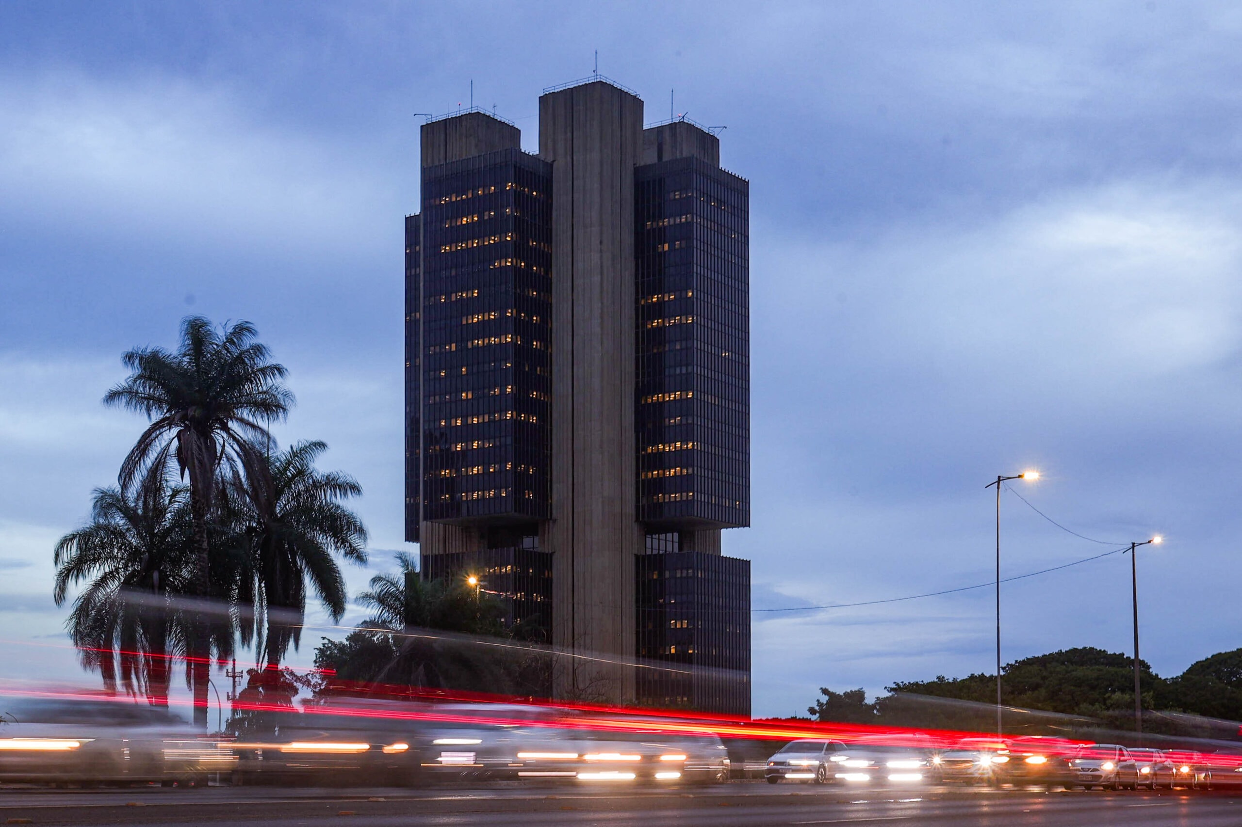 Focus: mercado reduz projeção da inflação para 5,01% e do PIB para 1,92%