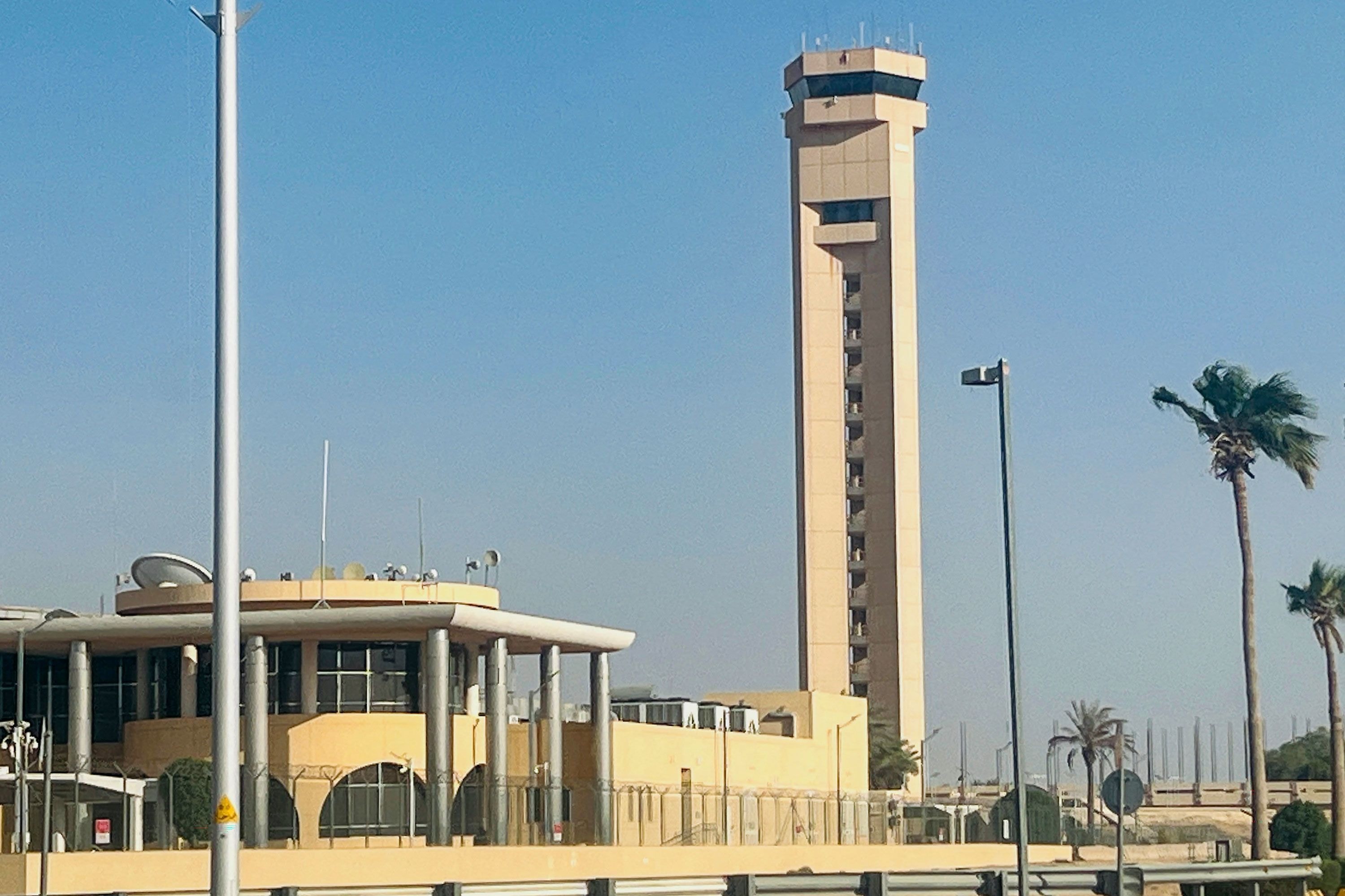 Ataque a aeroporto saudita deixa 12 mortos e vários feridos, dizem fontes
