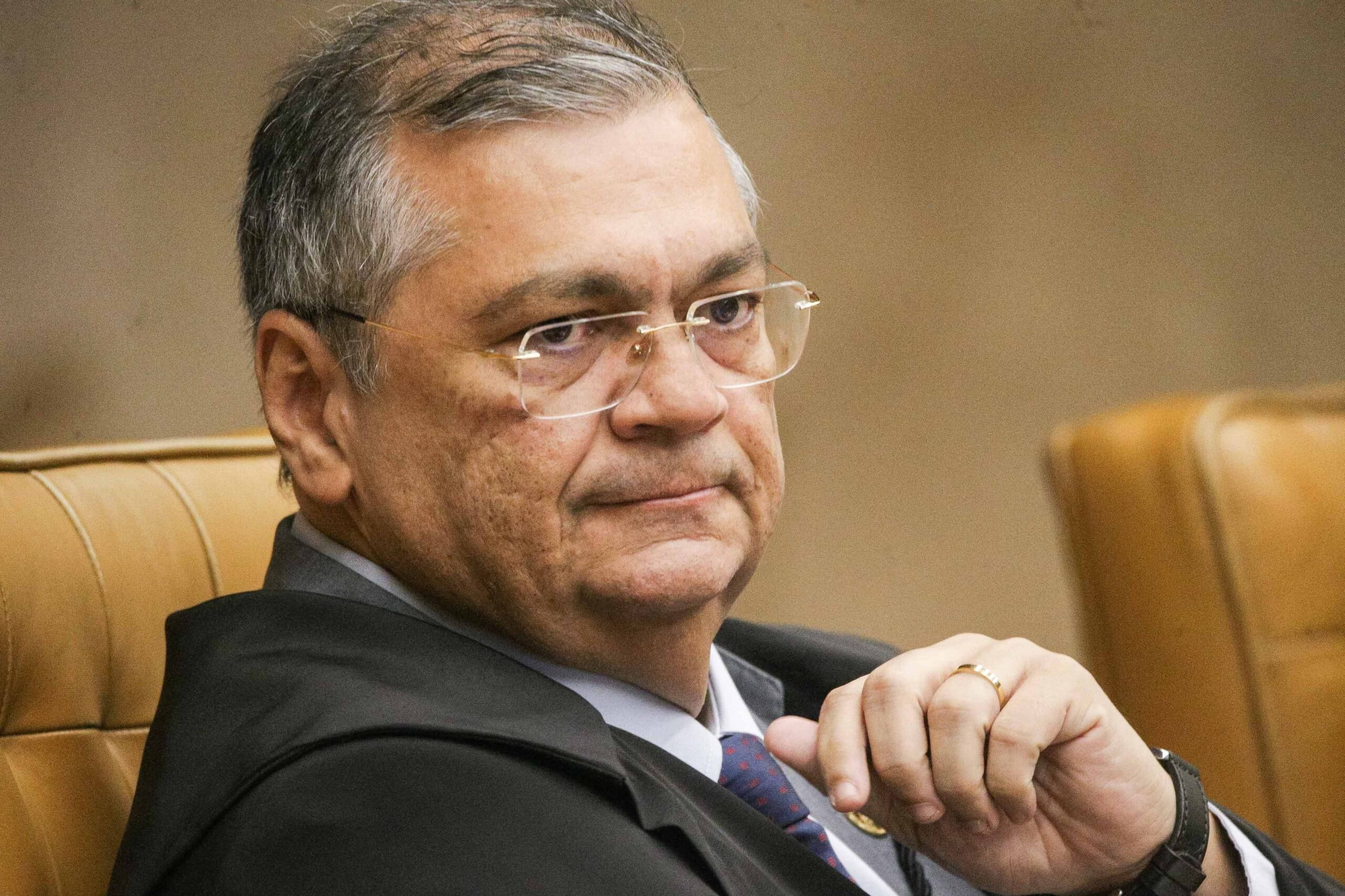 Dino é sorteado relator do 3º pedido de inquérito contra Lulinha no STF