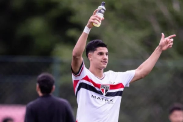 Jogador que matou idoso é solto sem fiança e tem habilitação suspensa