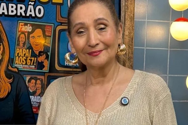 Sonia Abrão relembra tretas e buquê de flores secas enviado por Clodovil