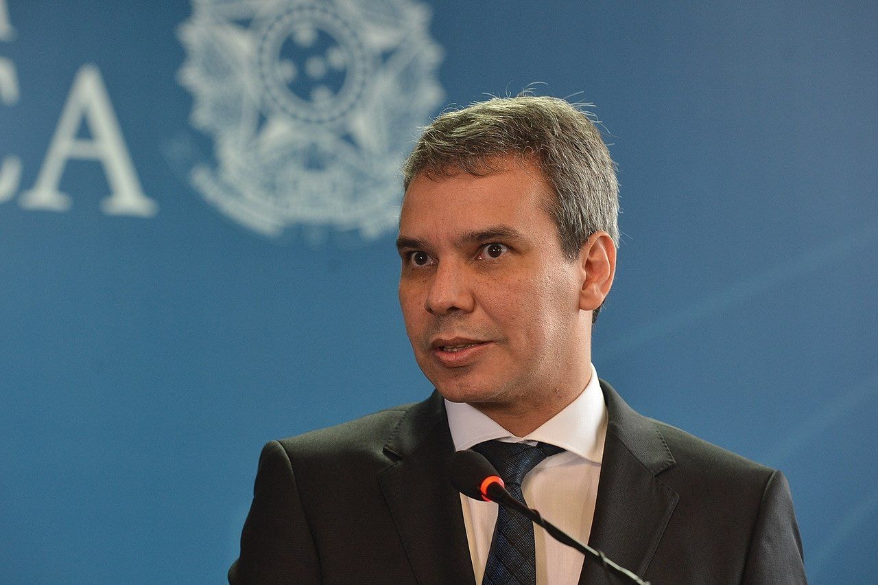 Em comissão na Câmara, ministro da Justiça evita responder sobre Ramagem