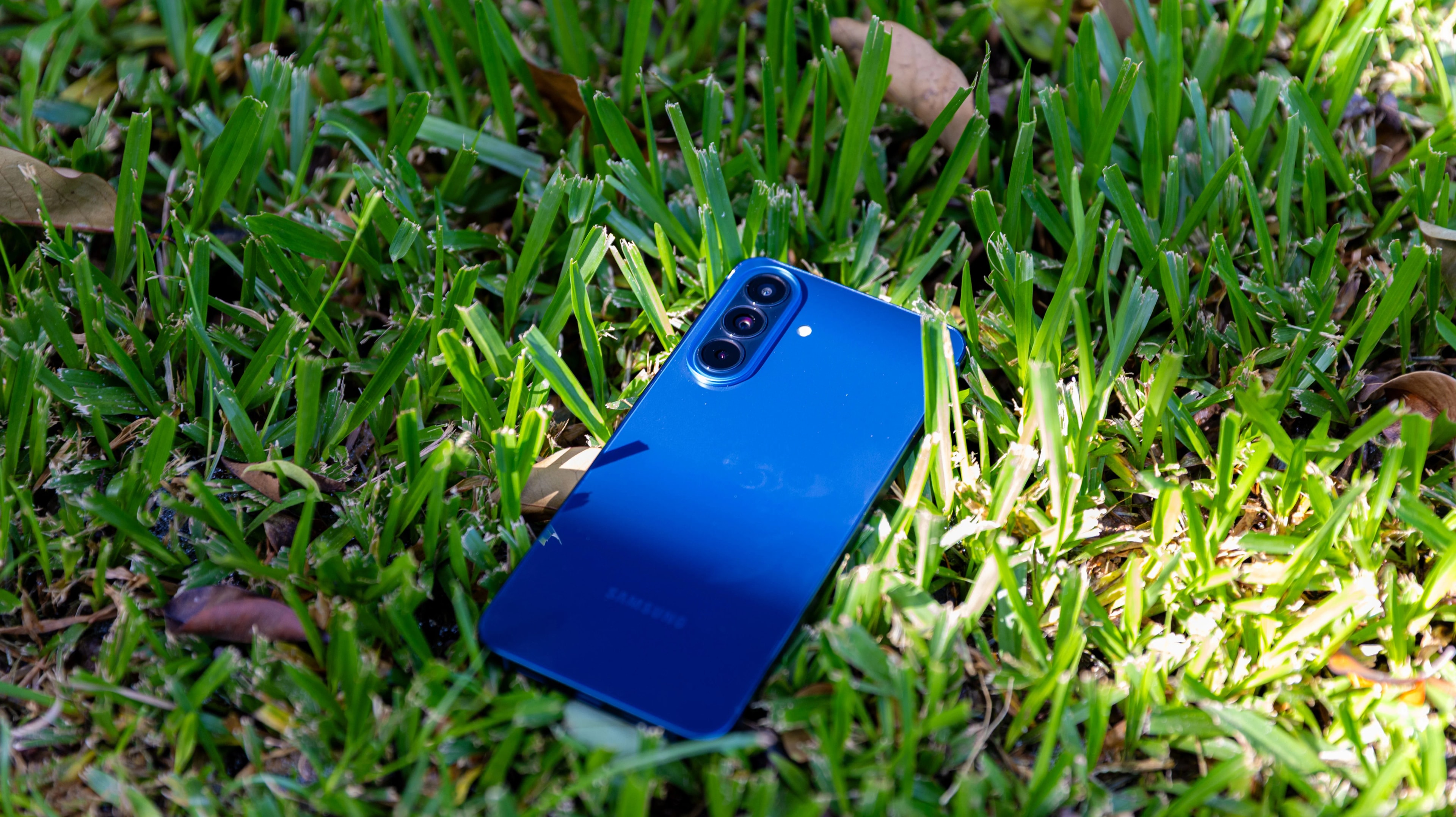 iPhone 13 ainda vale a pena em 2026 ou o Galaxy A57 é melhor opção?