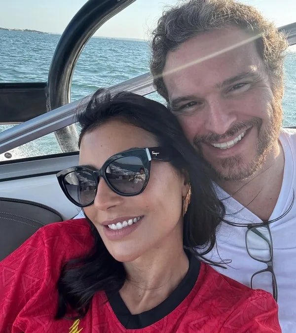 Cíntia Chagas fala sobre flagra com Murilo Benício: "Amor inventado"