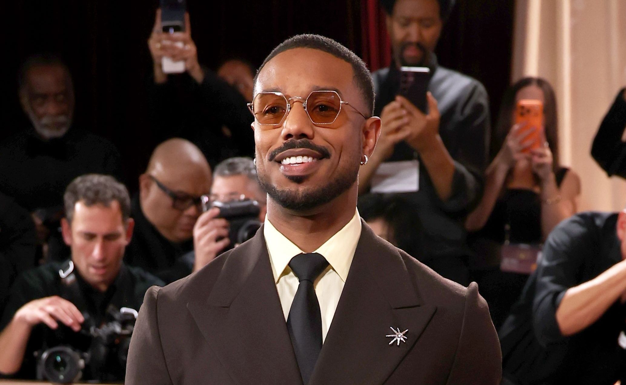 Raye e Michael B. Jordan são vistos juntos e levantam rumores sobre romance