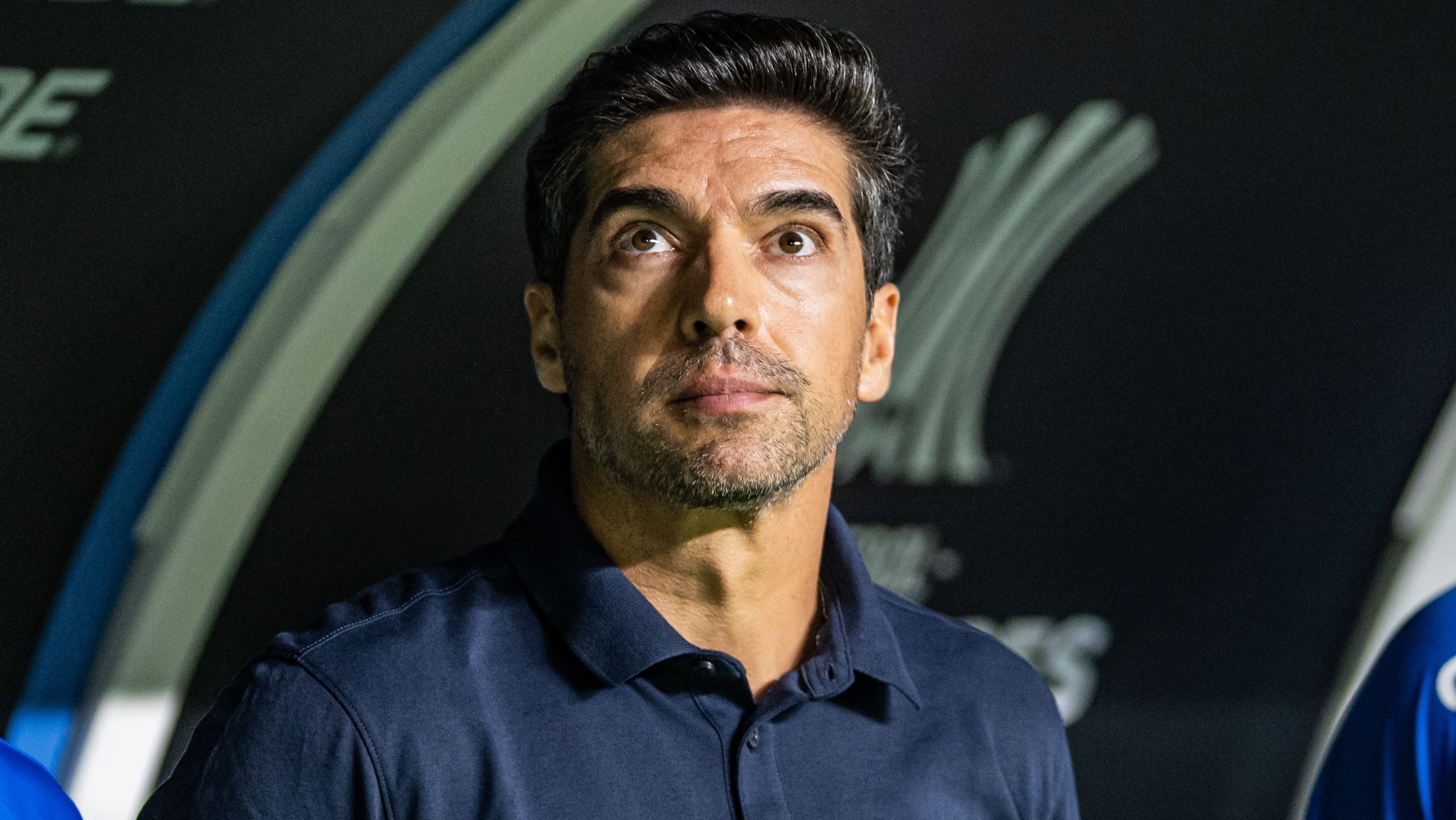 Carlos Miguel acumula falhas, mas dá recado otimista no Palmeiras