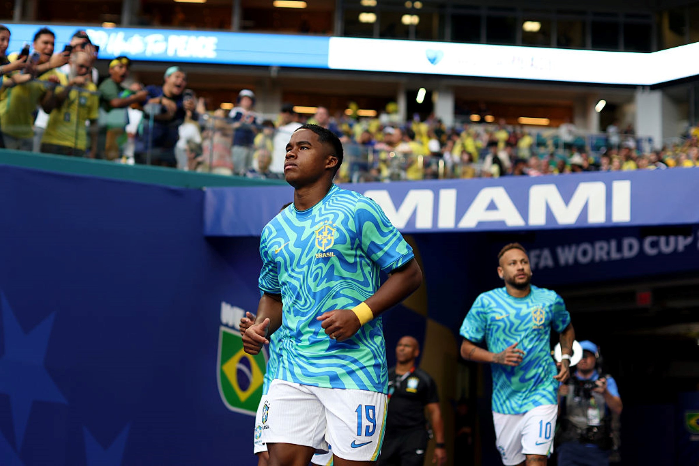 Brasil encara Escócia pela liderança do Grupo C na Copa do Mundo. Siga