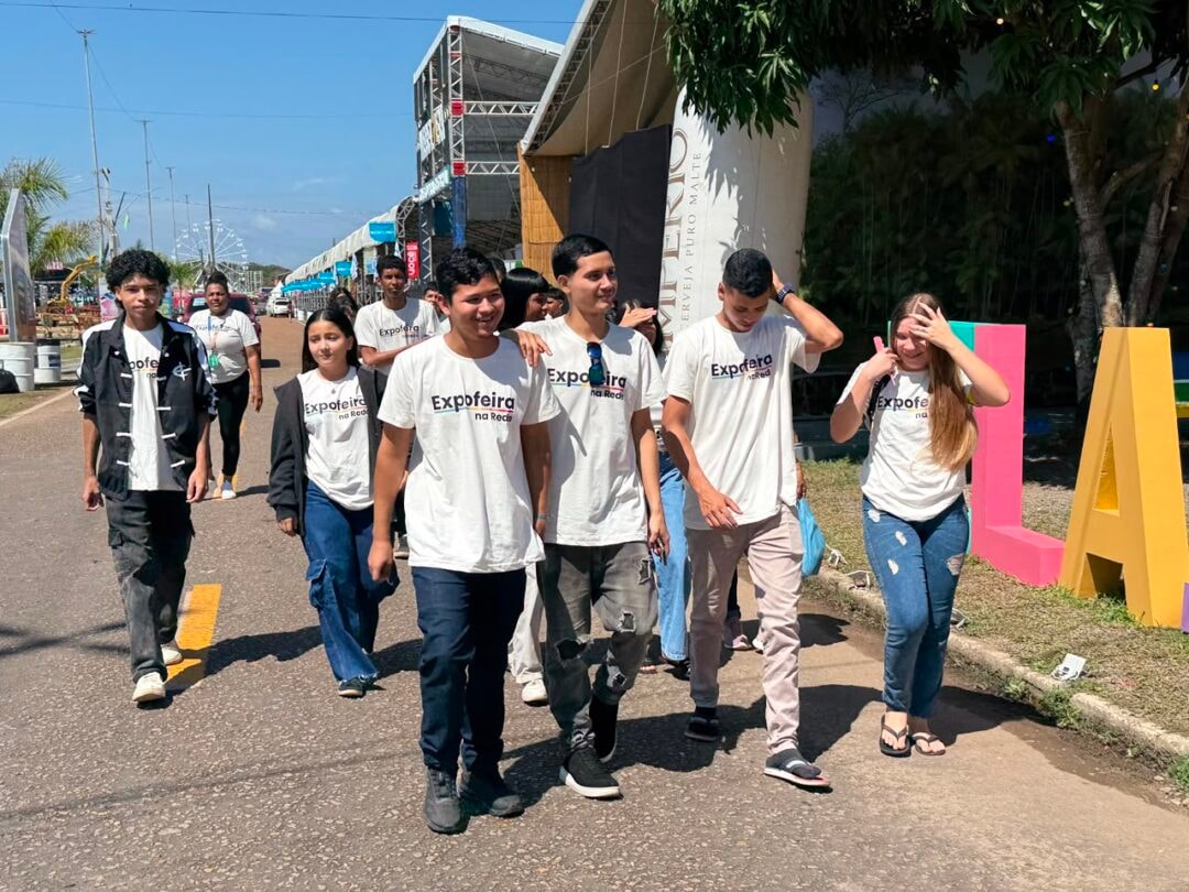 “Experiência bem top”: estudantes participam de passeio interativo na ExpoFeira