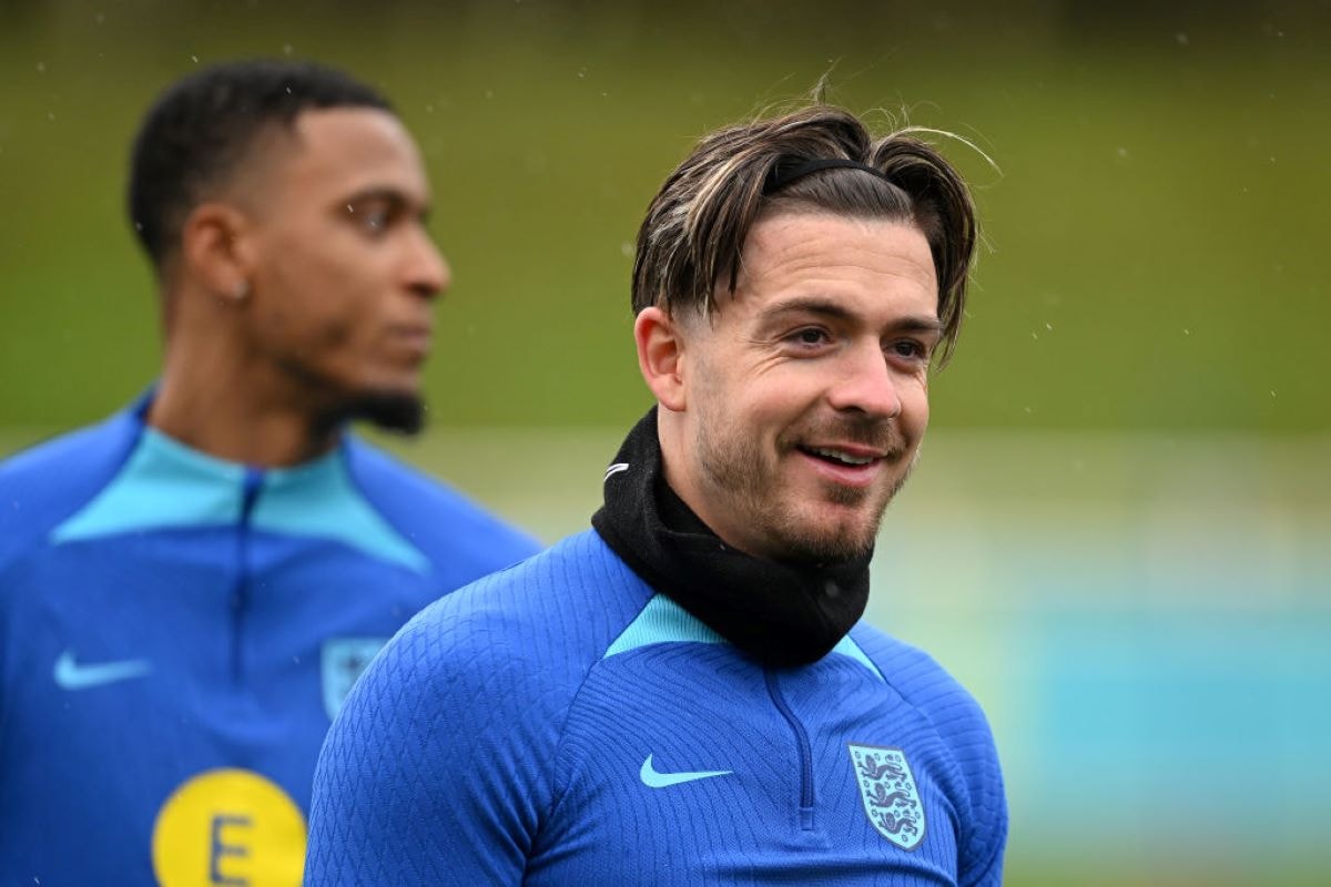 Everton afasta Jack Grealish por indisciplina e ausência em treino