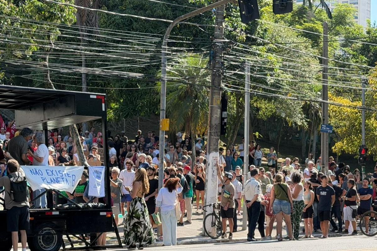 Ato repudia polos gastronômicos em área verde: "Parque não é shopping"