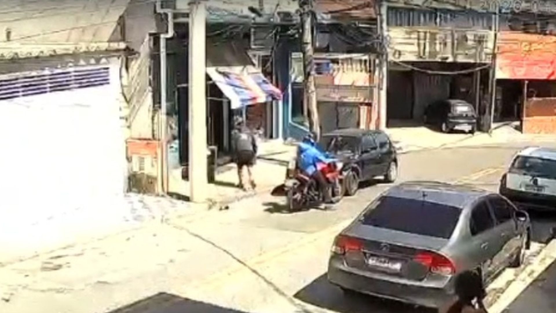 Cabeleireiro é morto a tiros no próprio salão em Guarulhos. Veja vídeo