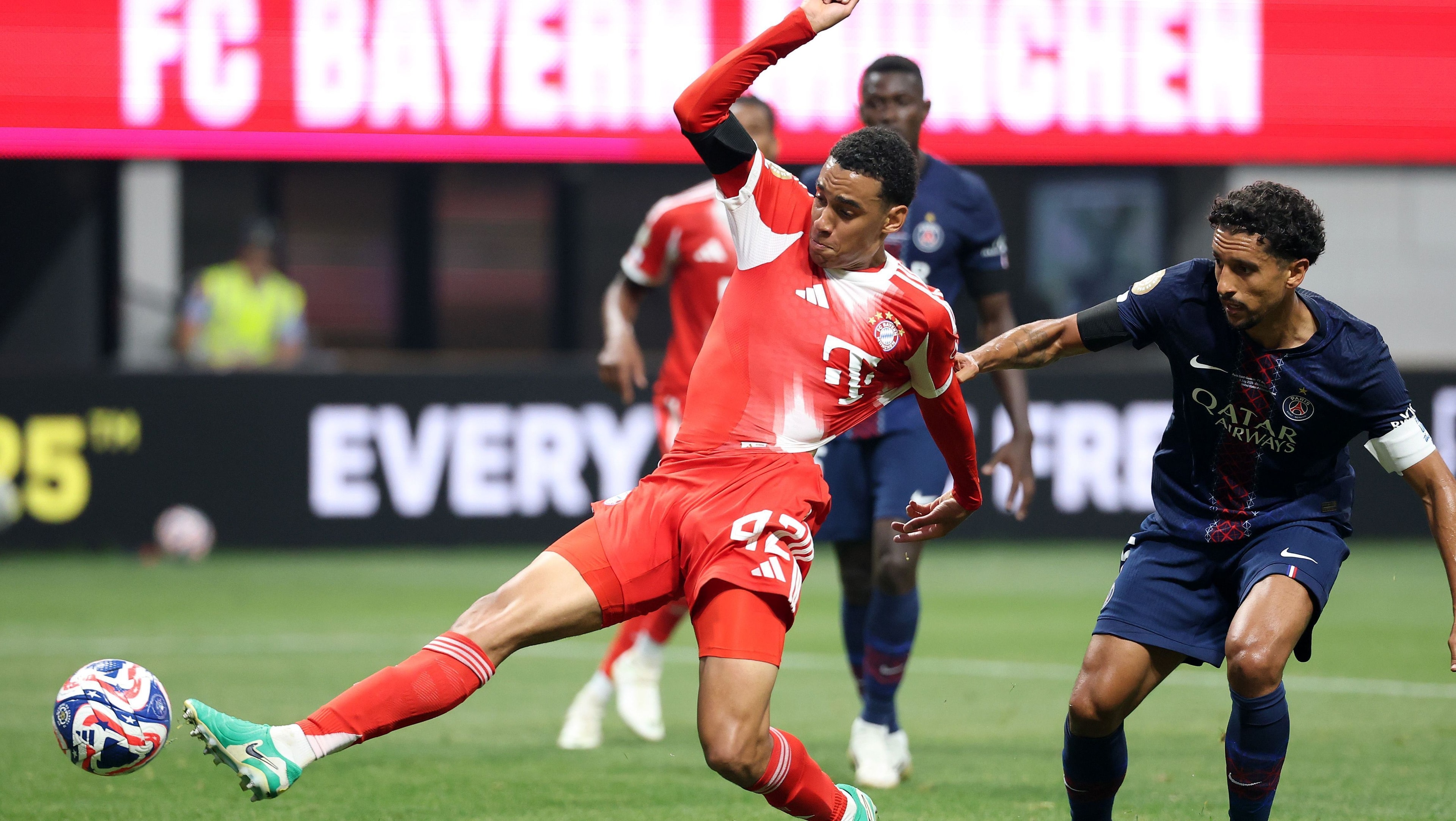 Zagueiro brasileiro anuncia aposentadoria e vai assumir a base do Bayern