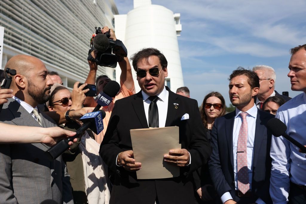 George Santos deve buscar acesso a fundo bilionário de Trump, diz jornal