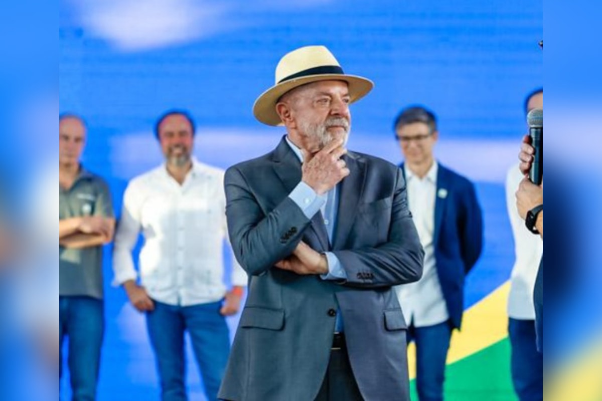Lula chama Flávio de "ninguém" e pede para ser comparado com Jair Bolsonaro