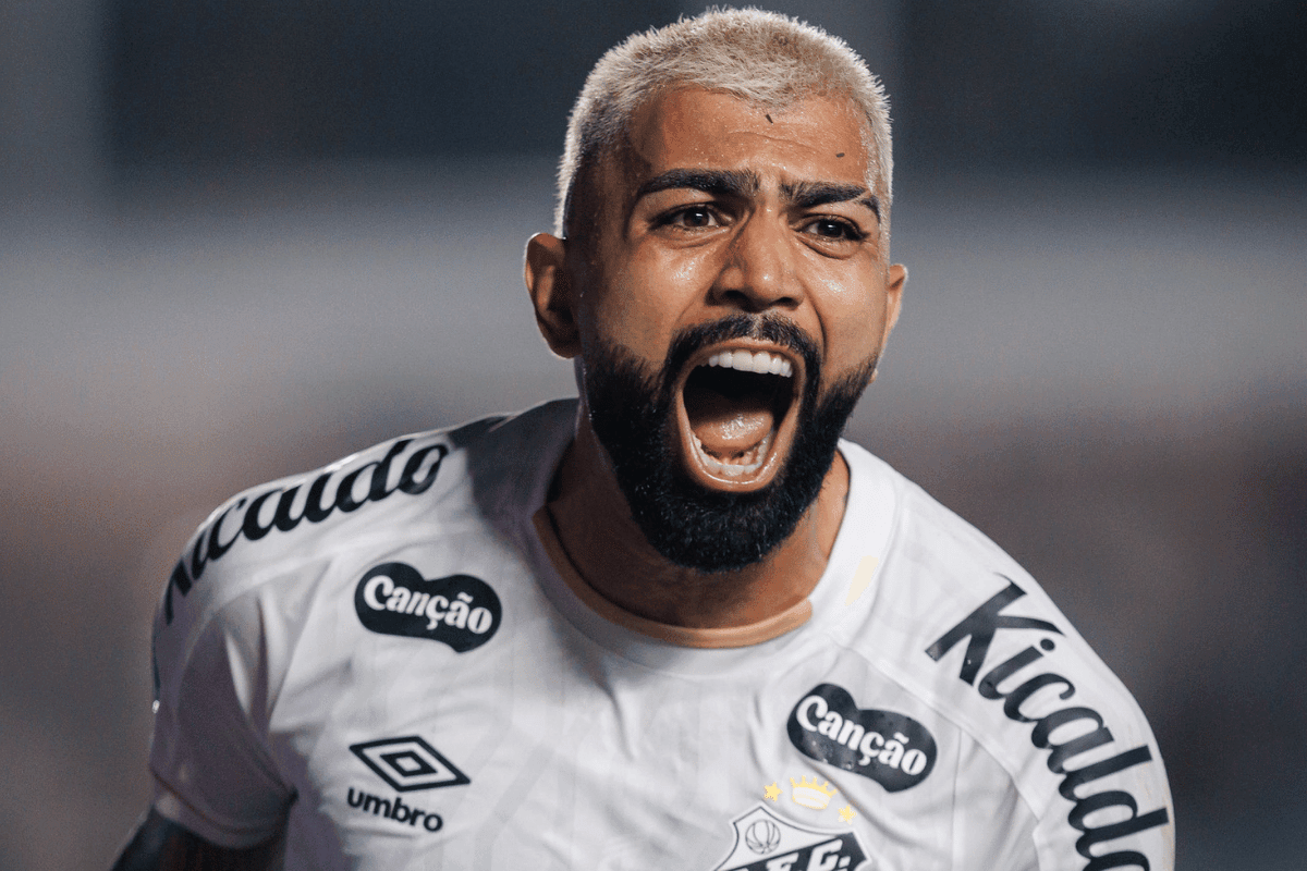 Gabigol comemora marca de 100 gols pelo Santos: "Time do meu coração"