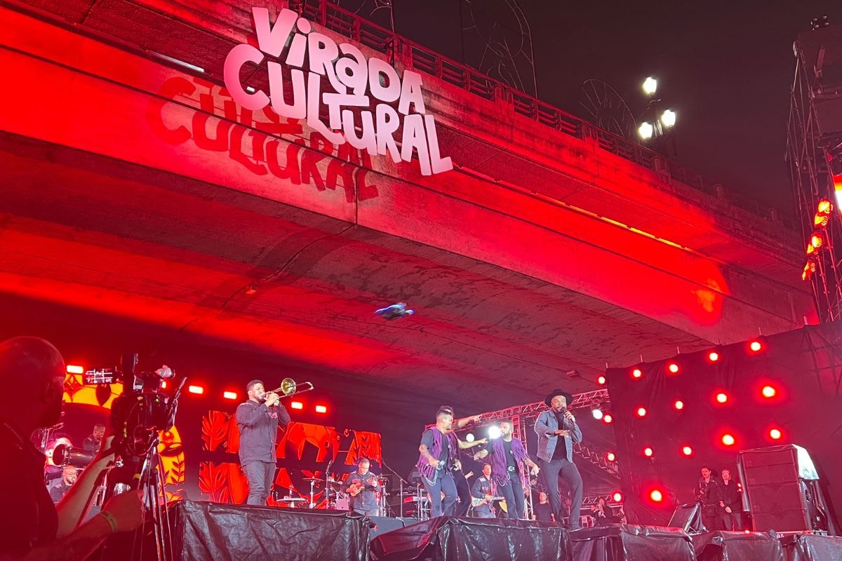 Virada Cultural: 2º dia tem atrasos e mais chuva, mas grandes públicos