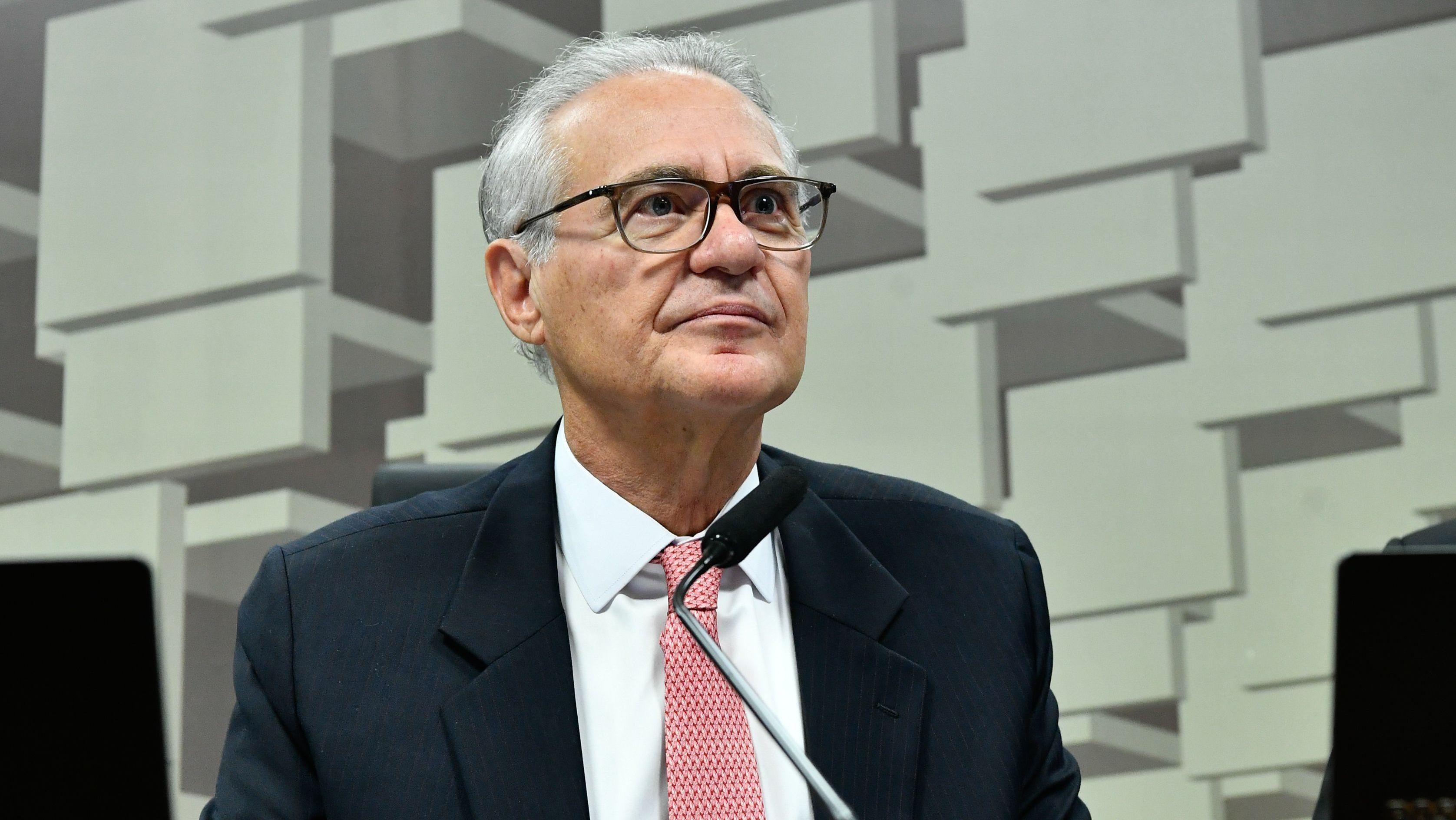 MPE de AL pede que governador e Renan Calheiros não façam Pix a eleitores