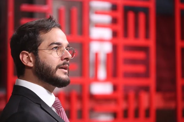 Justiça manda Facebook Brasil reativar WhatsApp de Túlio Gadêlha