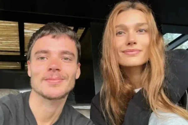 João Lucas raspa barba com ajuda de Sasha para viver Percy Jackson