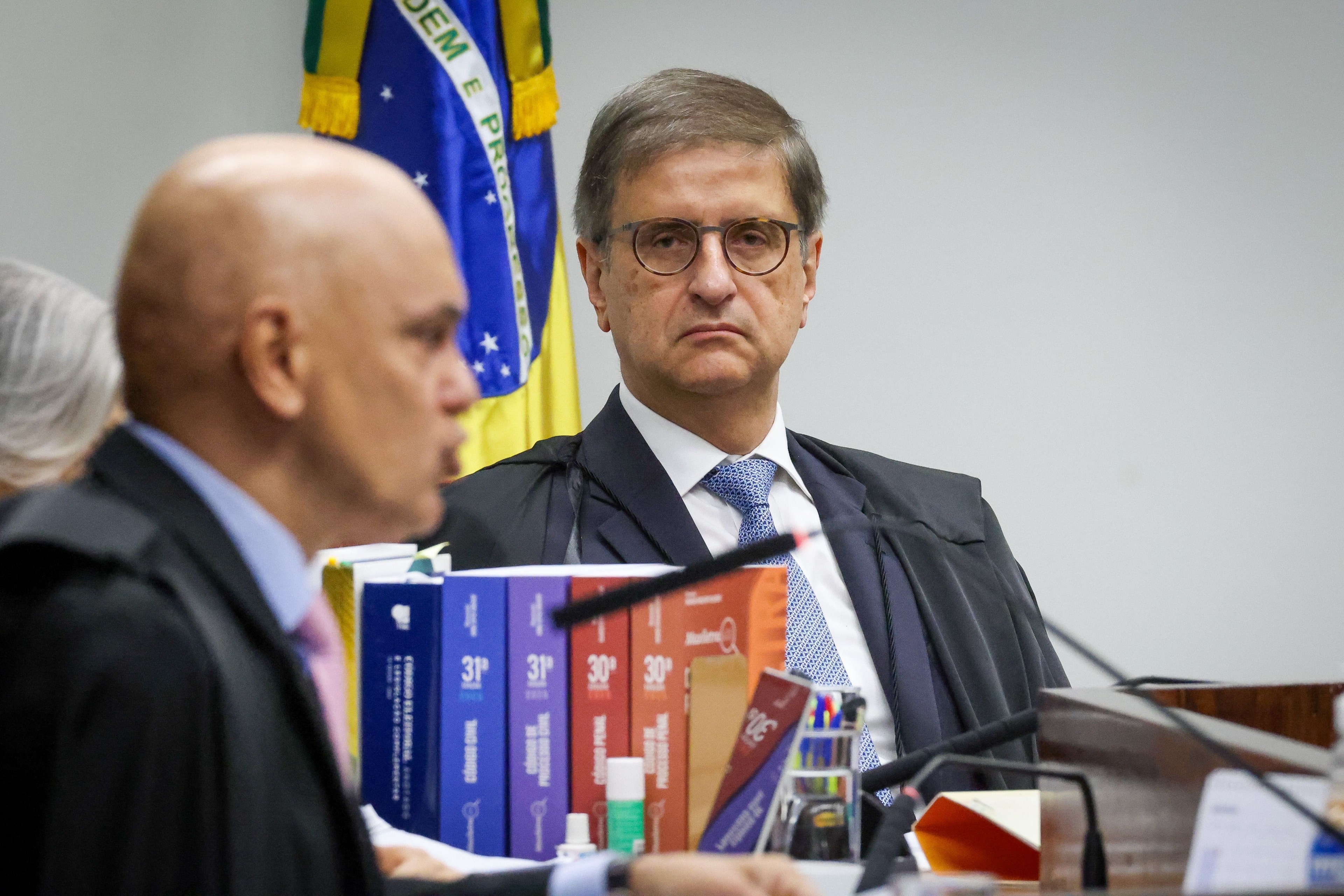 Gilmar formaliza proposta para proibir delegados e militares no STF