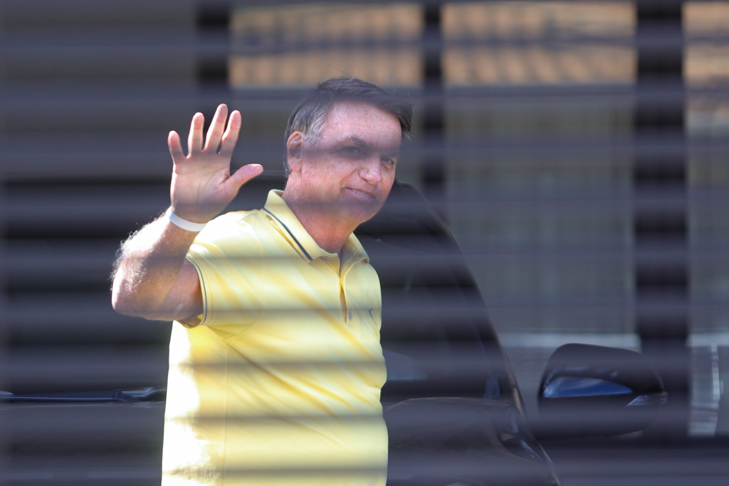 Bolsonaro segue com desequilíbrio e sonolência por remédios, dizem médicos