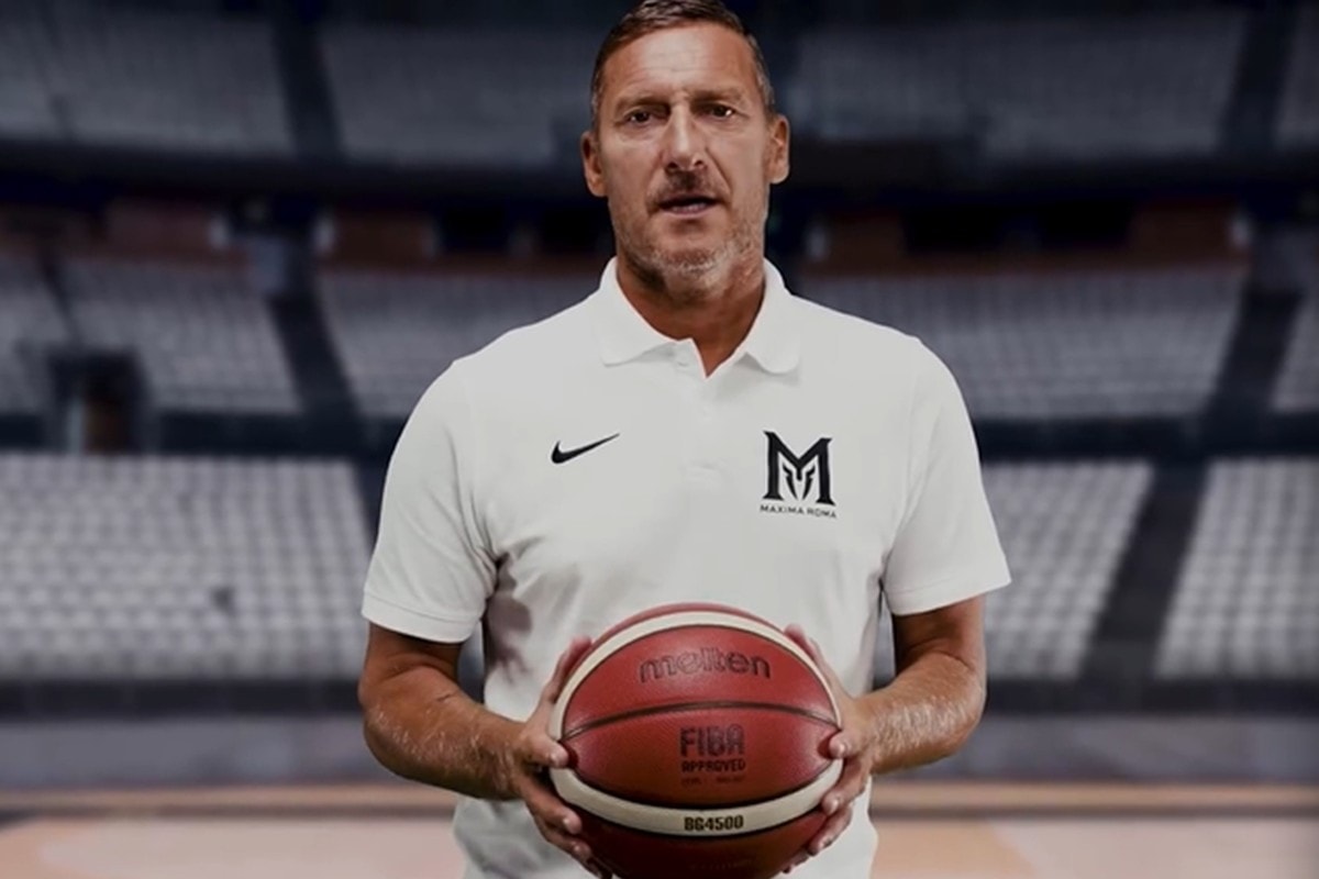 Francesco Totti, ídolo da Roma, troca o futebol pelo basquete; entenda