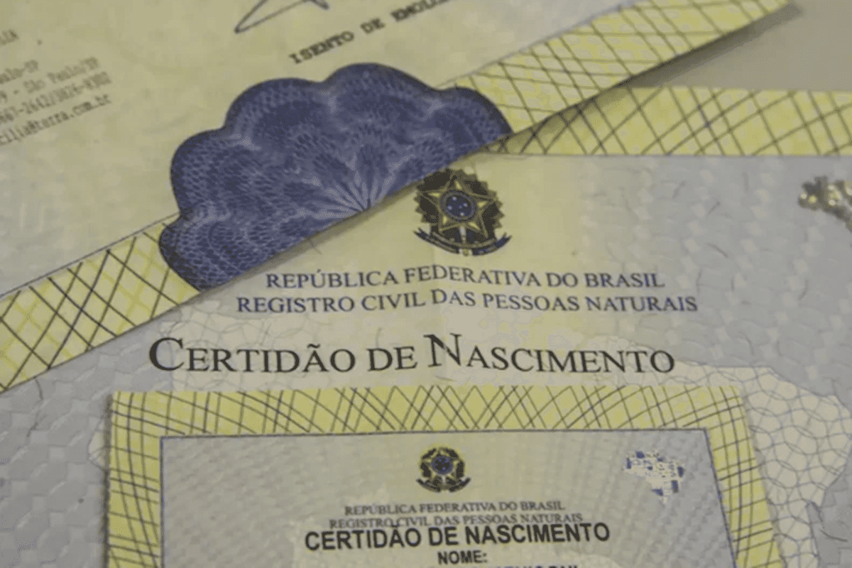 Mulher descobre que ex-marido registrou filha com amante no nome dela