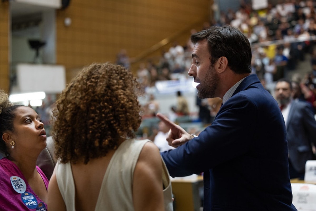 Relator recomenda suspensão de Lucas Bove por violência de gênero