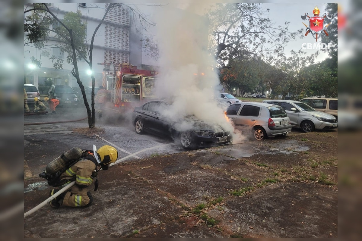 Carro de luxo pega fogo na Asa Sul e provoca fumaça intensa. Veja vídeo