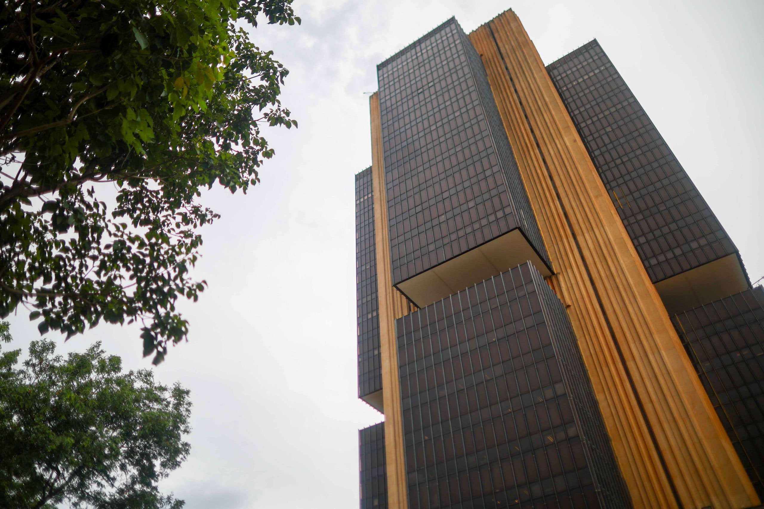 Dinheiro esquecido por brasileiros em bancos cai para R$ 5,1 bilhões