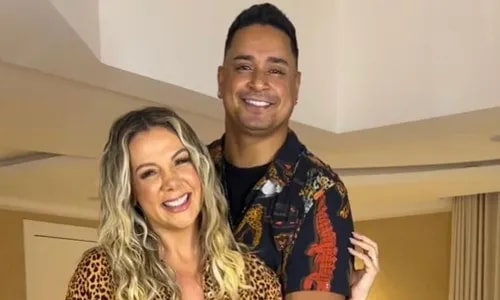 Xanddy Harmonia brinca com local inusitado de sexo com Carla Perez