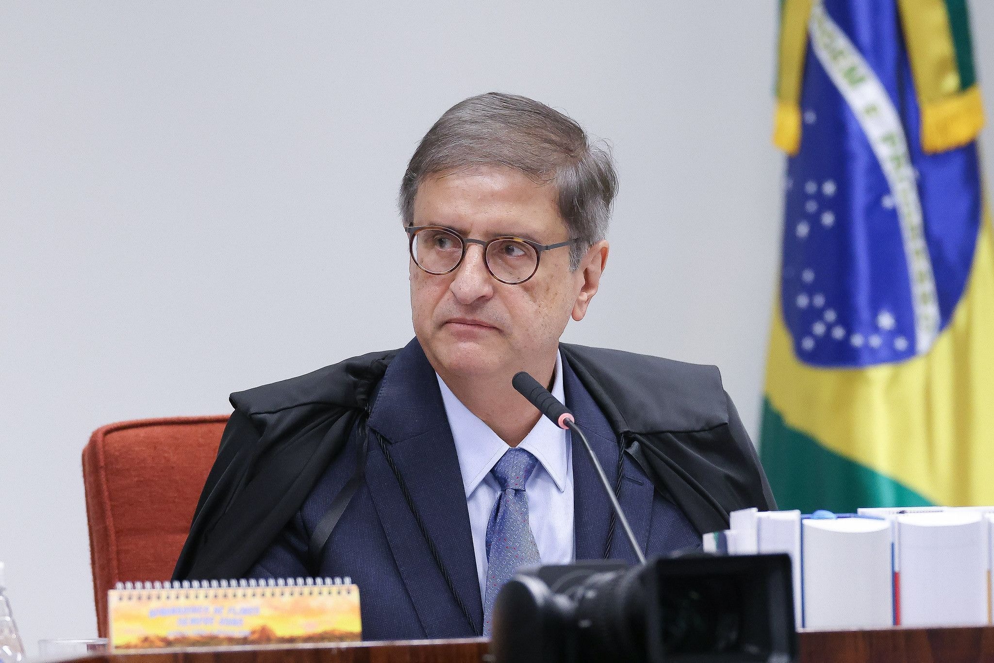 Dino determina que União faça avaliação técnica de regras de atuação da CVM