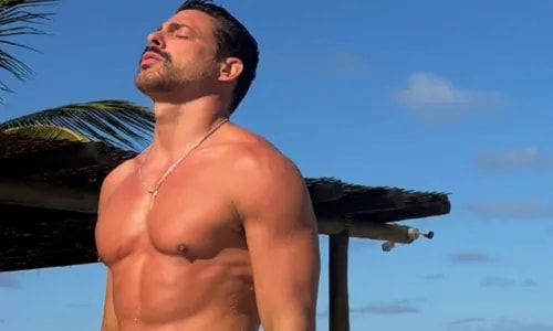 Cauã Reymond relembra invasão em mansão de luxo e fotos íntimas feitas por drone: 'Não era meu melhor ângulo'
