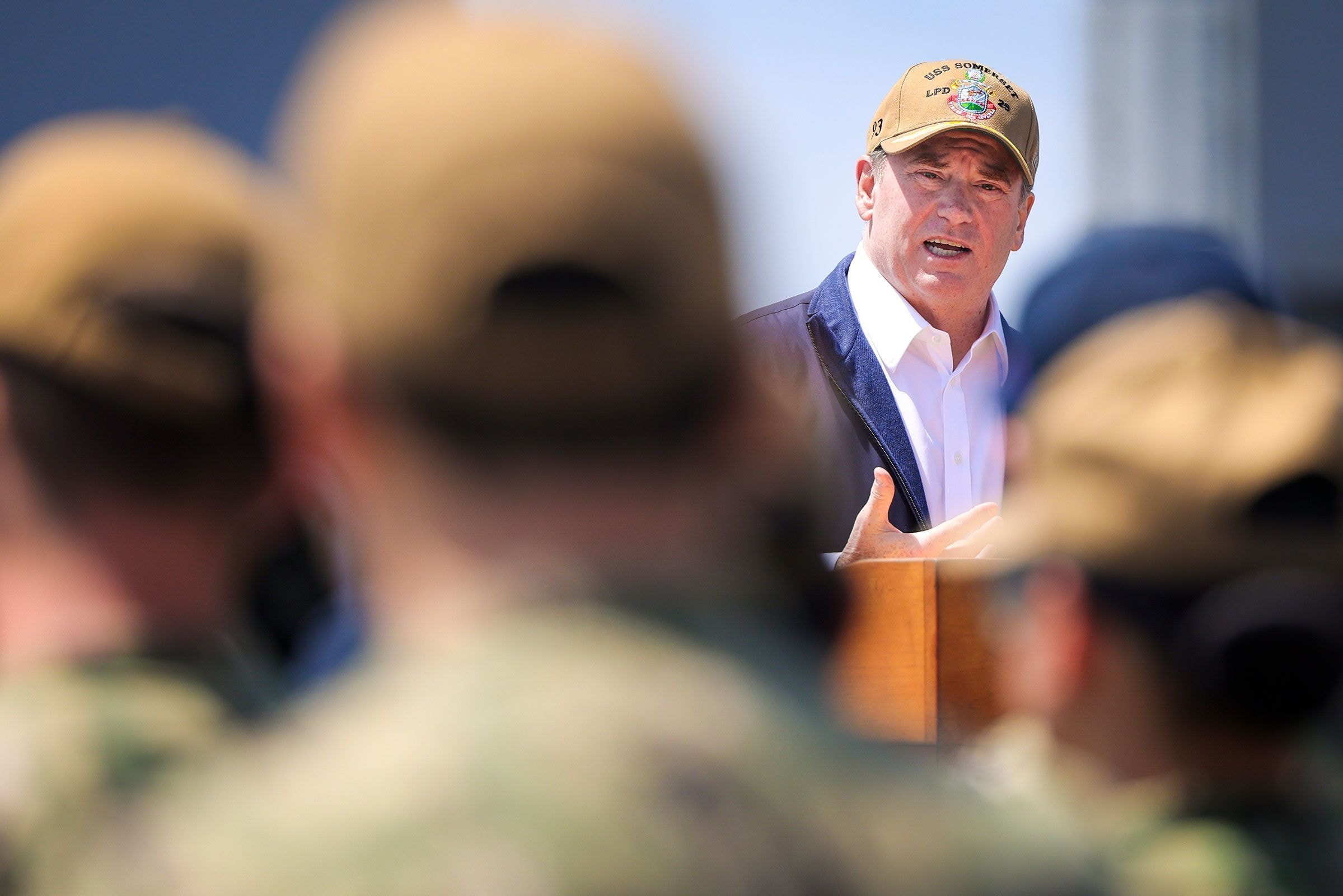 Secretário da Marinha demitido teve conflitos com oficiais do Pentágono