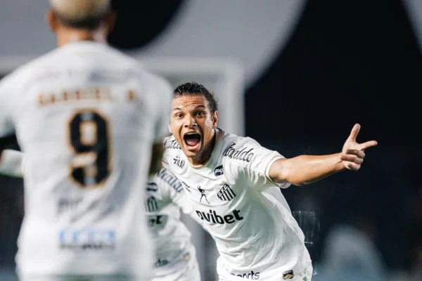Cuca valoriza vantagem na Sul-Americana, mas pede cuidado com o Brasileirão