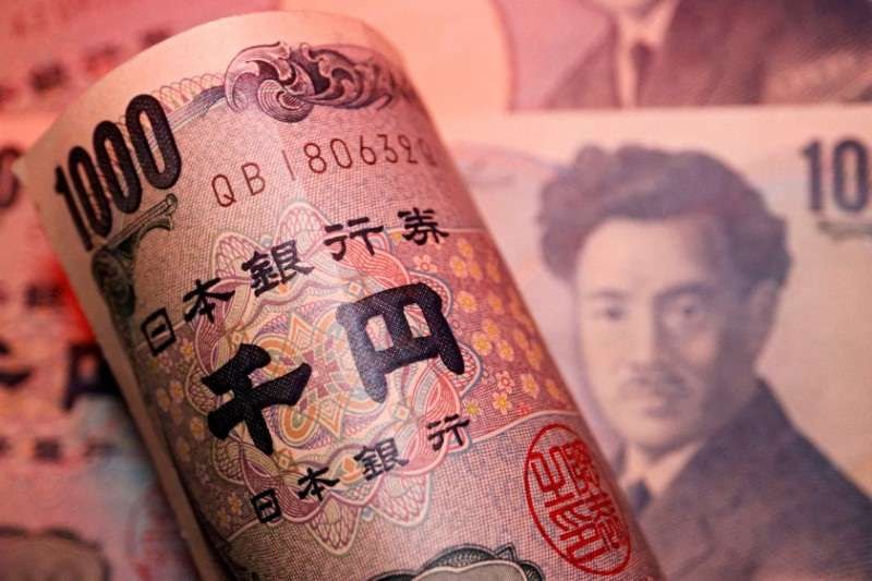 Queda do iene para cerca de 160 por dólar eleva chance de intervenção cambial